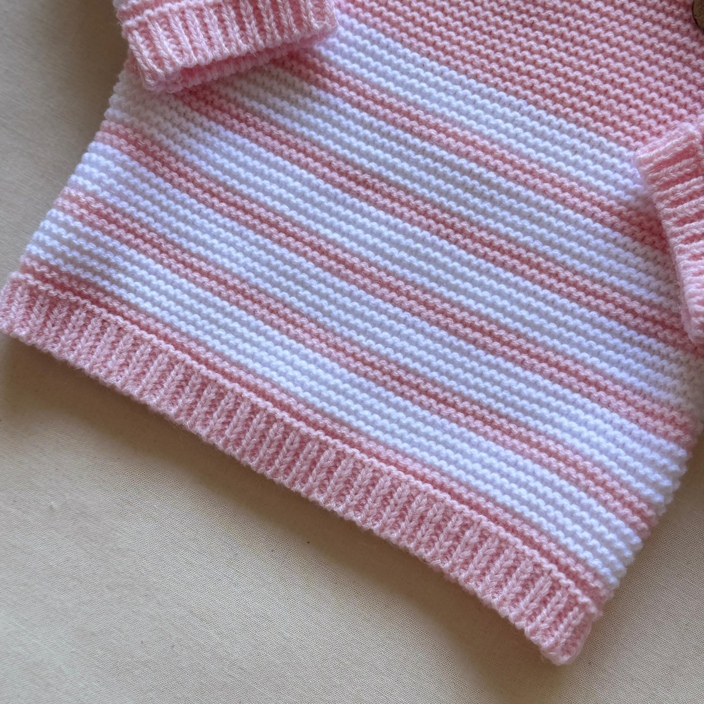 Conjunto tejido - Rosa bebé a rayas