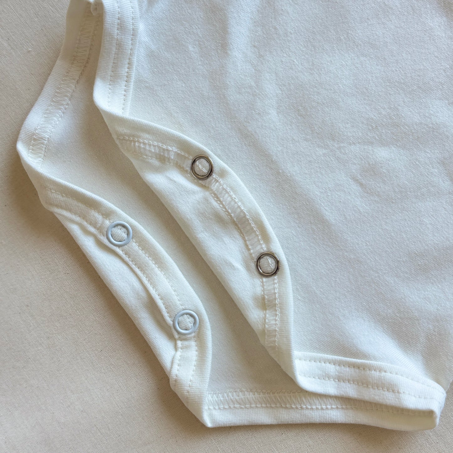 Set algodón - Blanco con florcita beige