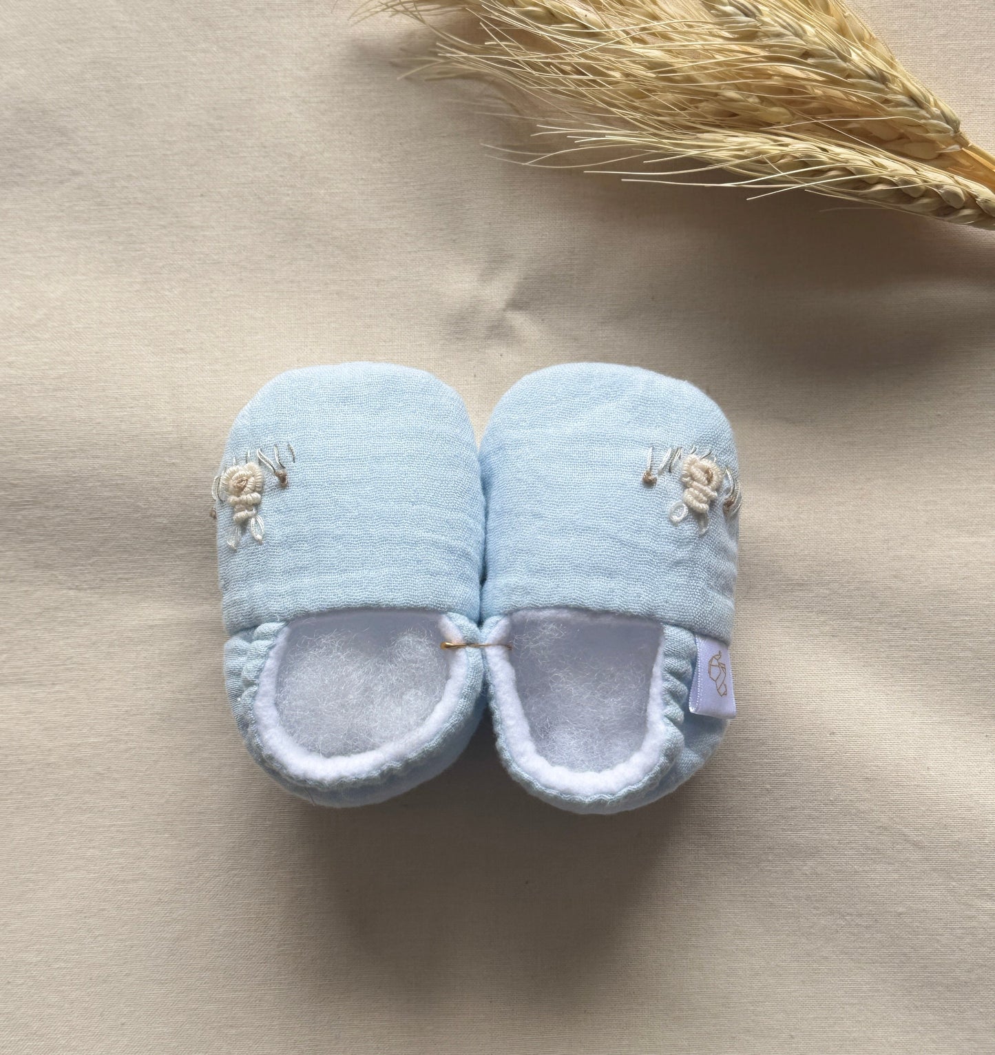 Zapatitos- Celeste claro conejito crema