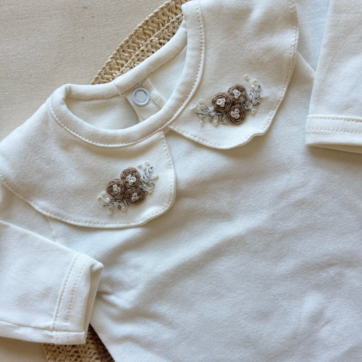 Set algodón - Blanco con florcita beige