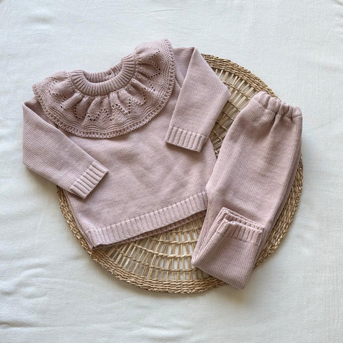 Conjunto tejido - Rosa pálido con cuellito volado