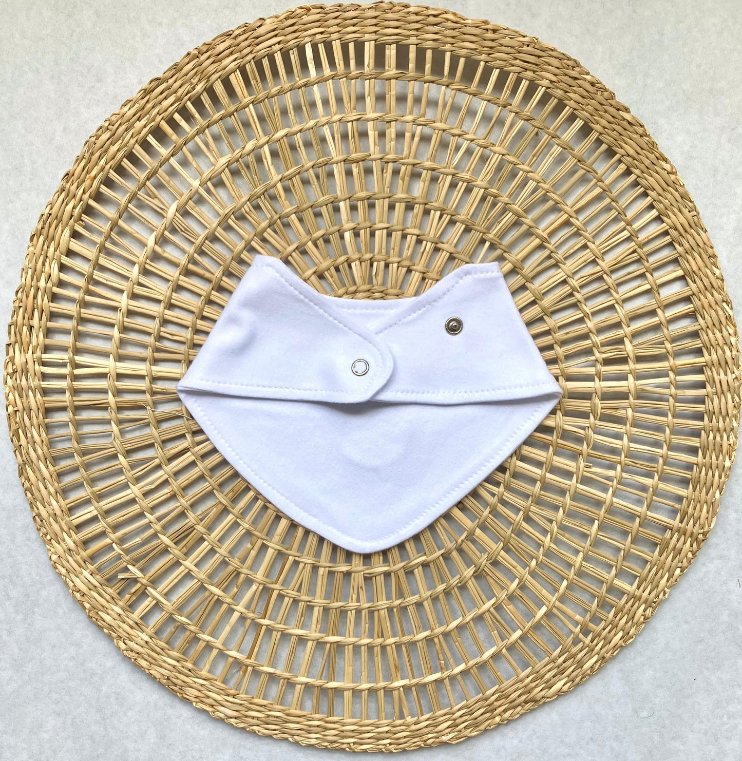 Babero bandana bordado - Conejito