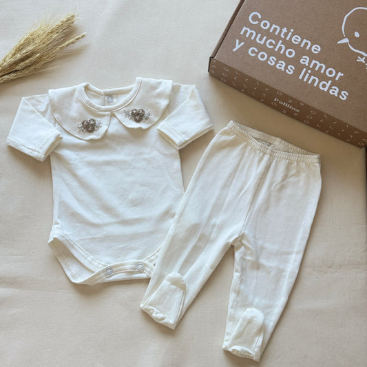 Set algodón - Blanco con florcita beige