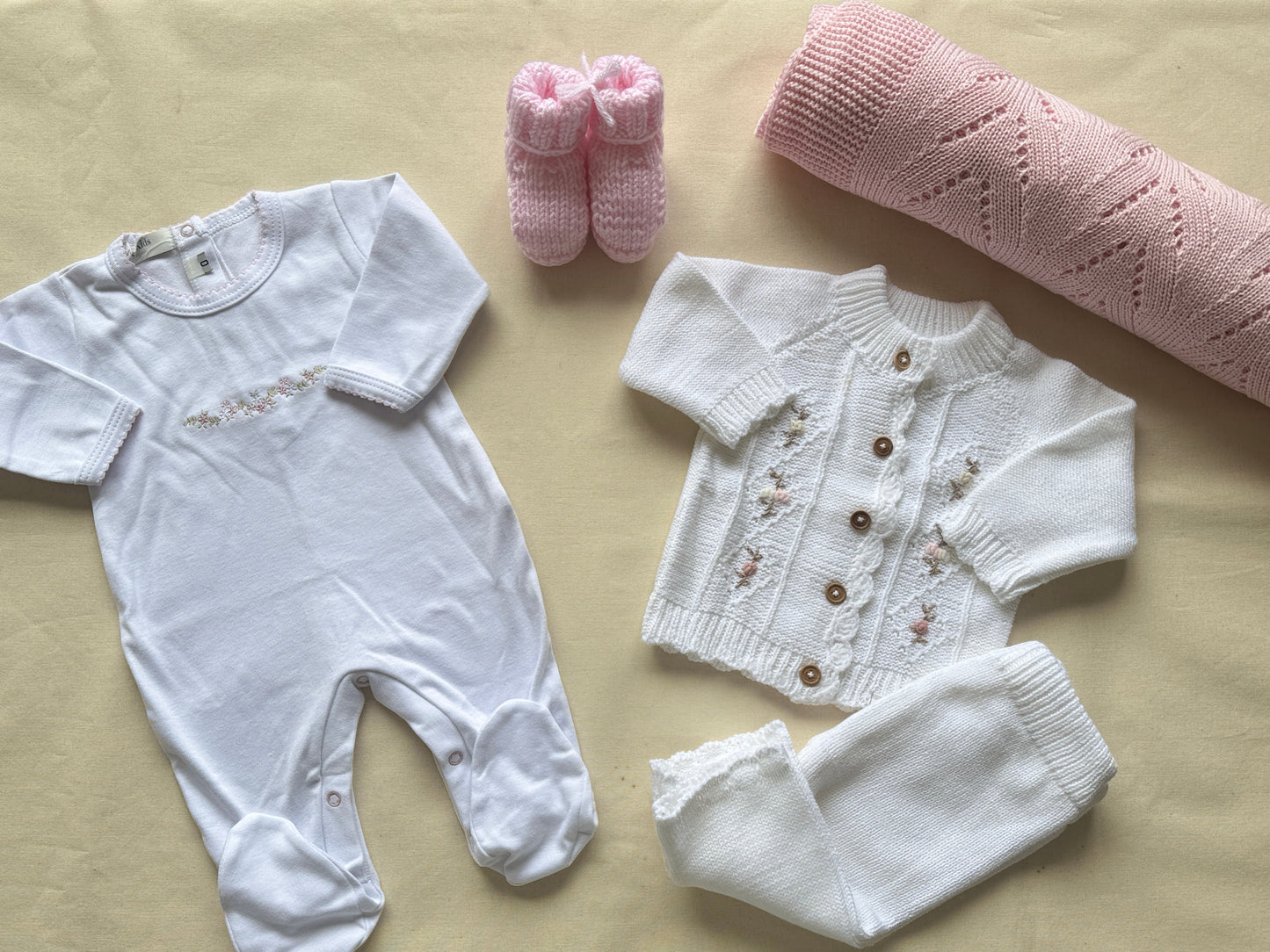 Baby box- Rosa y blanco (RN/3M)