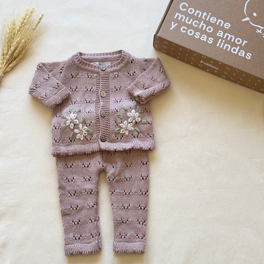 Conjunto hilo - Rosa viejo con florcitas