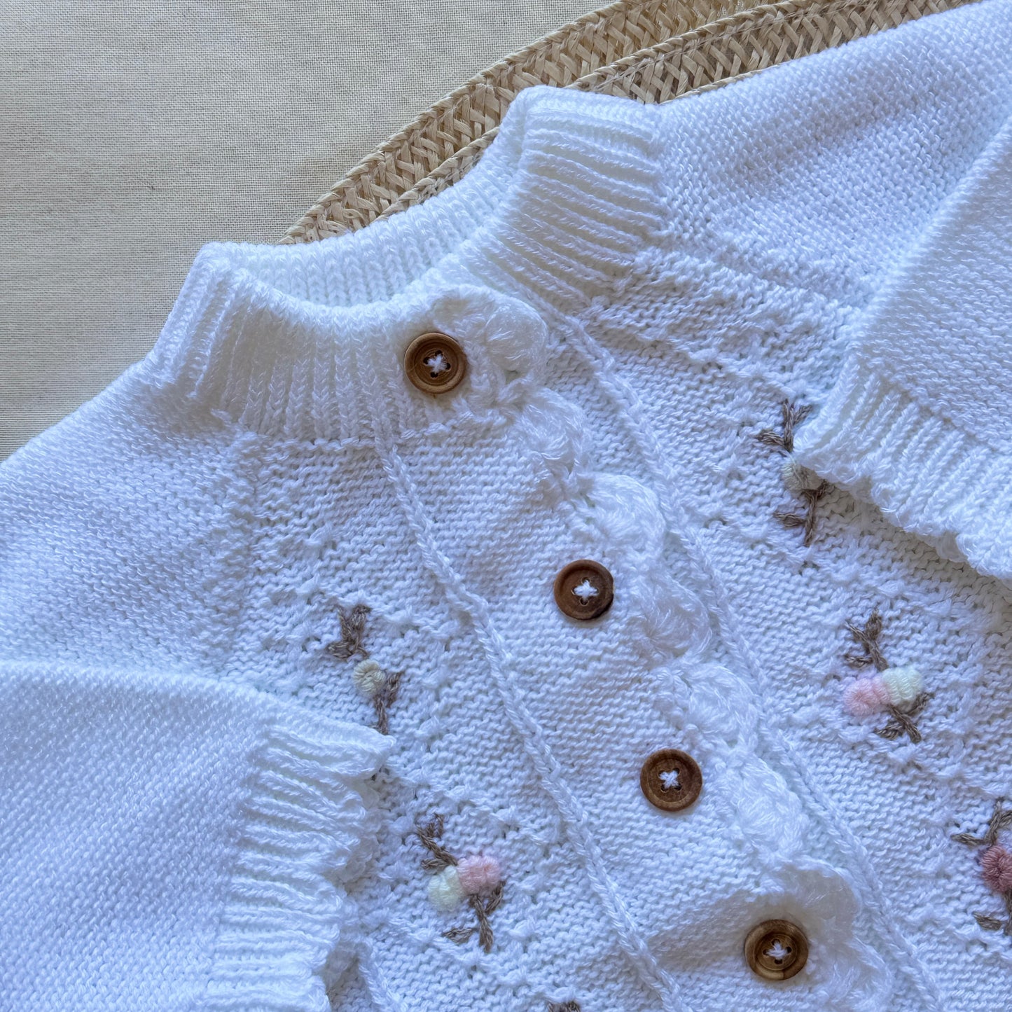 Conjunto hilo - Blanco florcitas bordadas