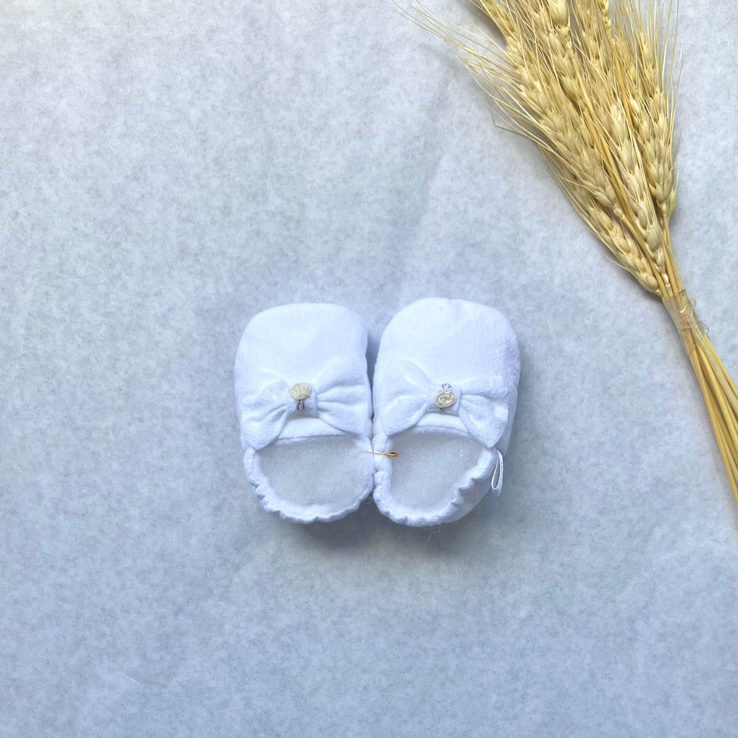 Zapatitos - Moña con flor crema