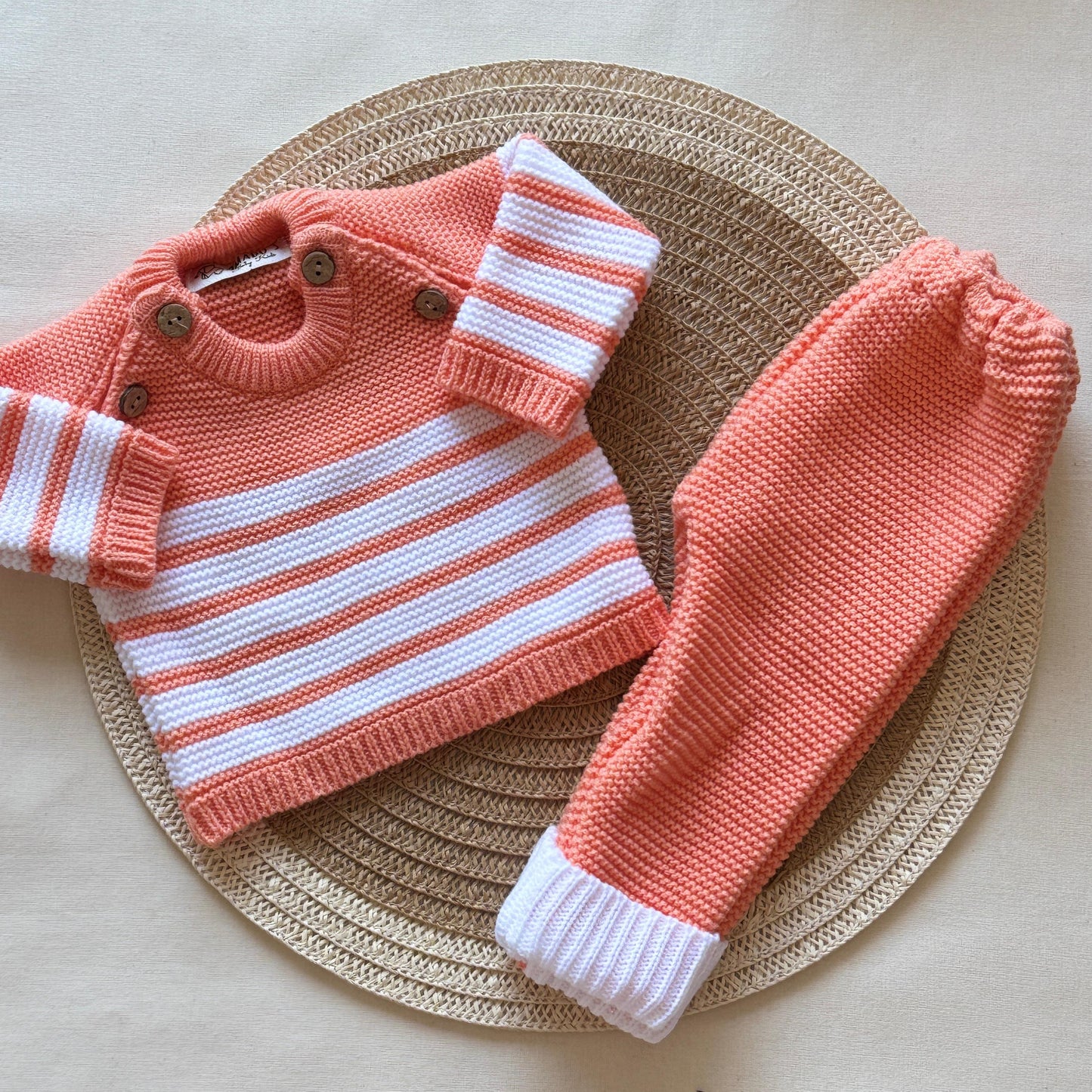 Conjunto tejido - Salmón fuerte a rayas