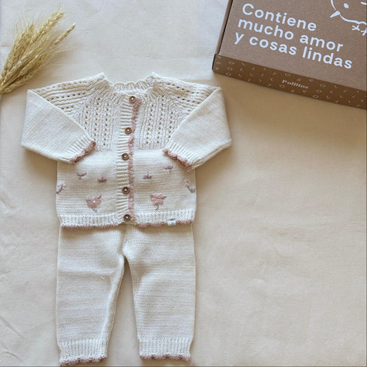 Conjunto hilo - Beige y rosa con florcitas