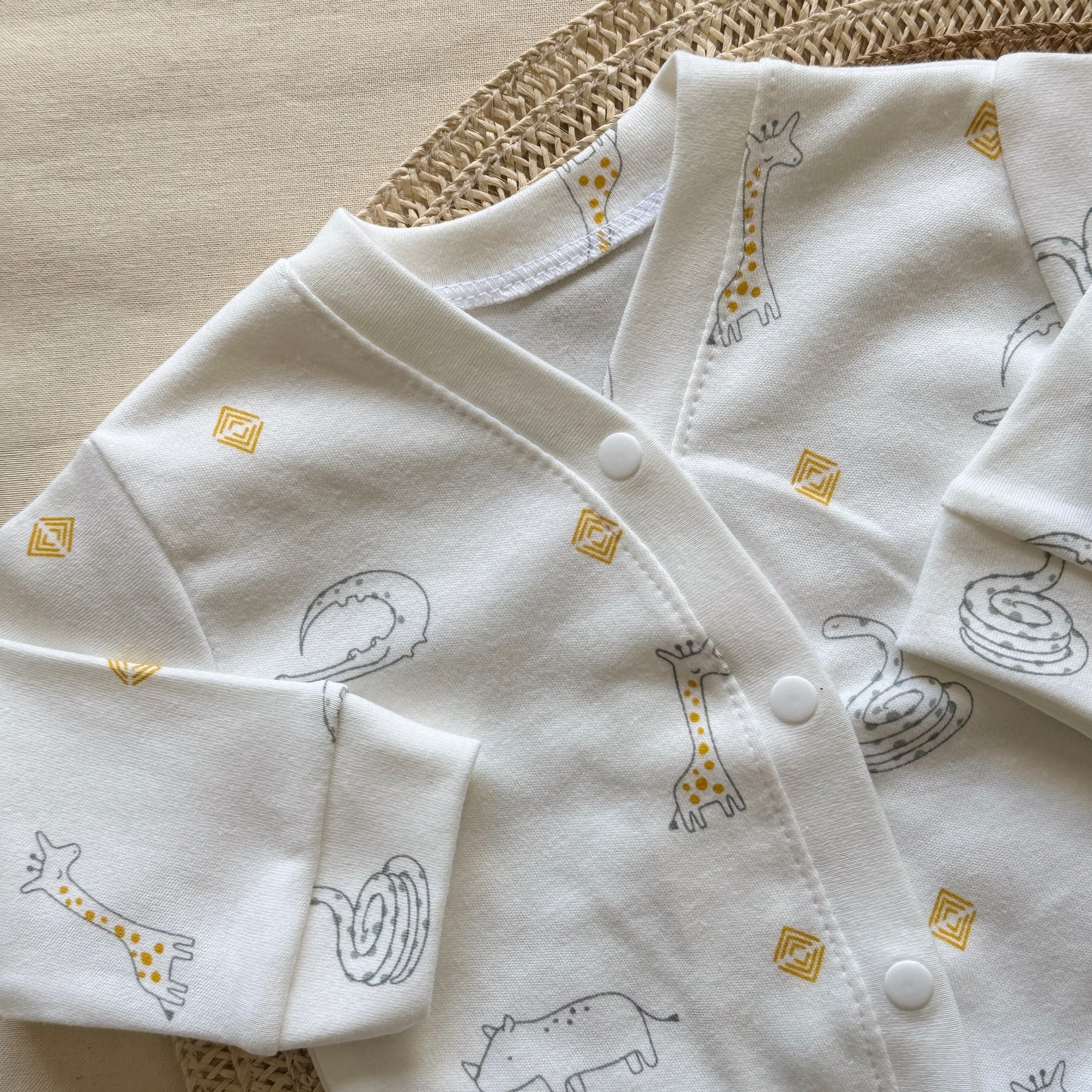 Set algodón - Blanco con animalitos pantalón gris