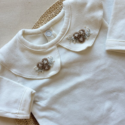 Set algodón - Blanco con florcita beige