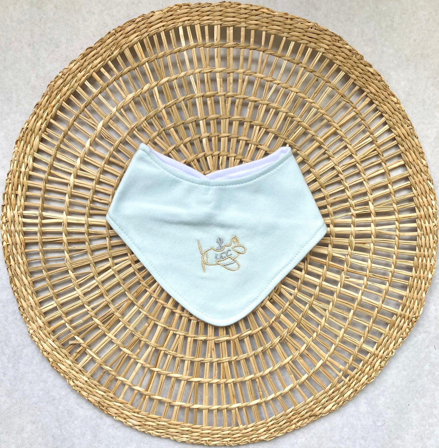 Babero bandana bordado - Avioncito