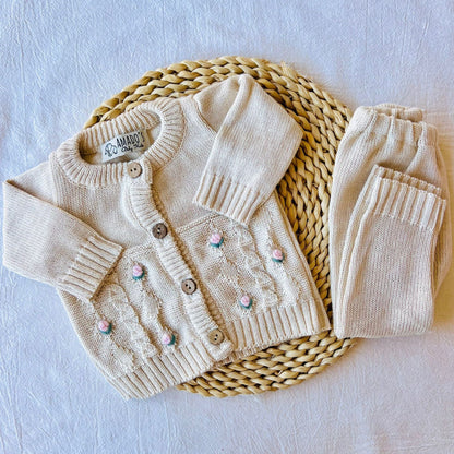 Conjunto tejido - Beige con florcitas