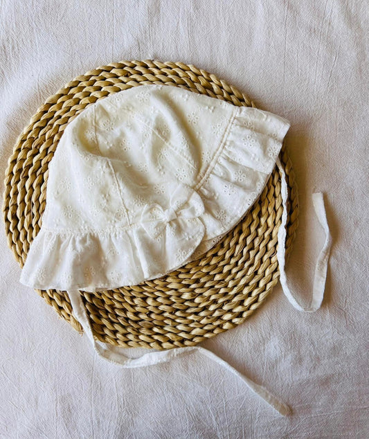 Capelina - Blanca con moñito