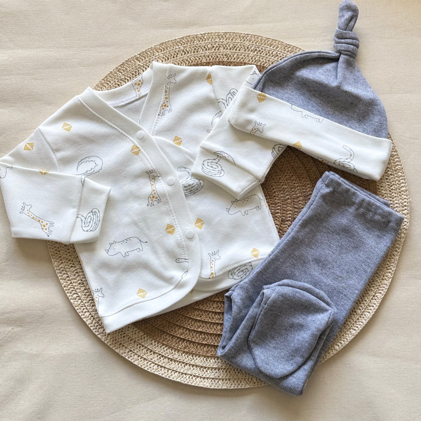 Set algodón - Blanco con animalitos pantalón gris