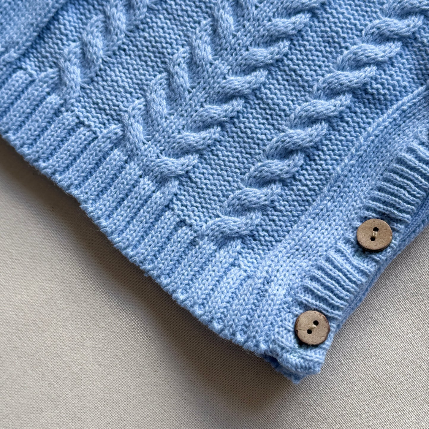 Conjunto tejido - Celeste con botones
