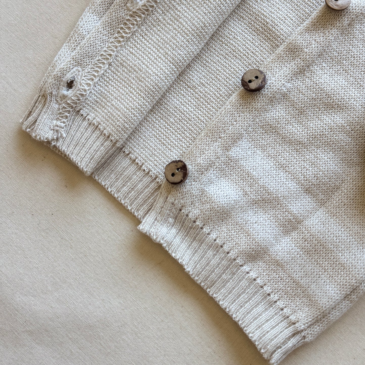 Conjunto hilo - Beige con rayas blancas