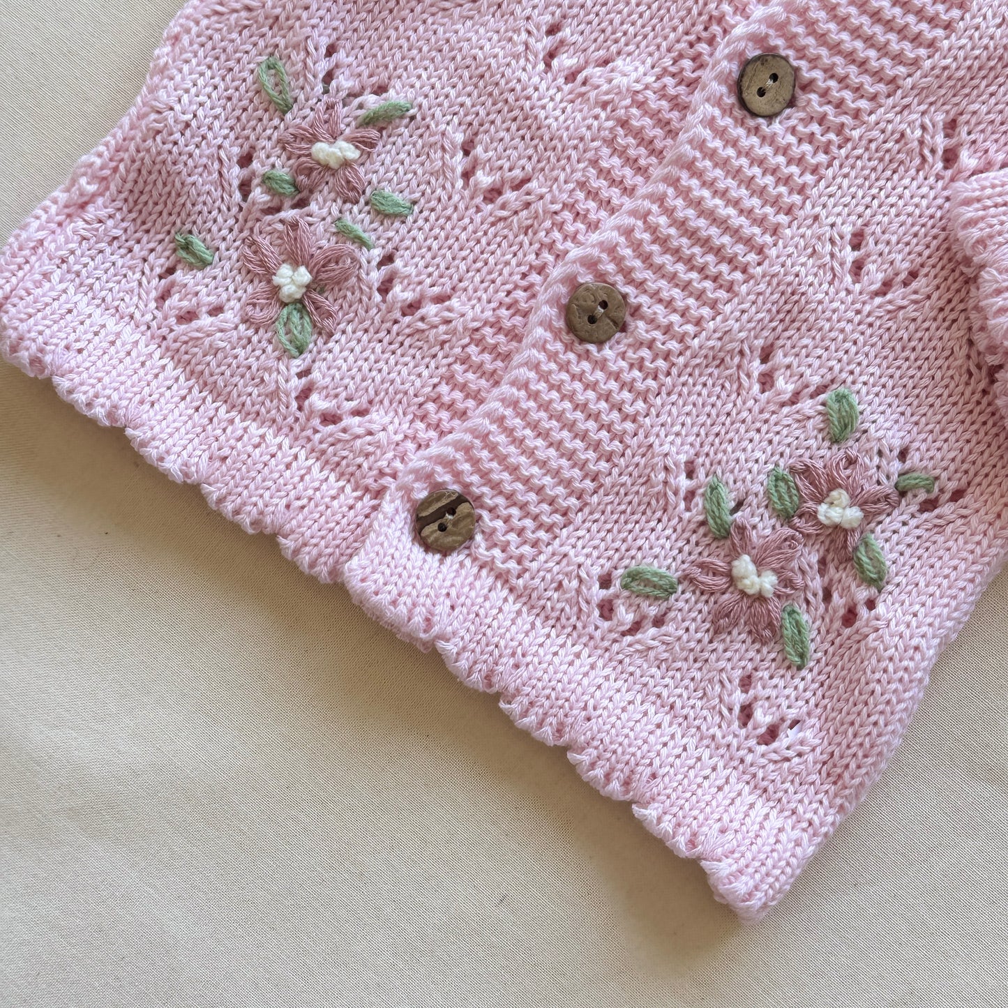 Conjunto hilo - Rosa bebé con florcitas