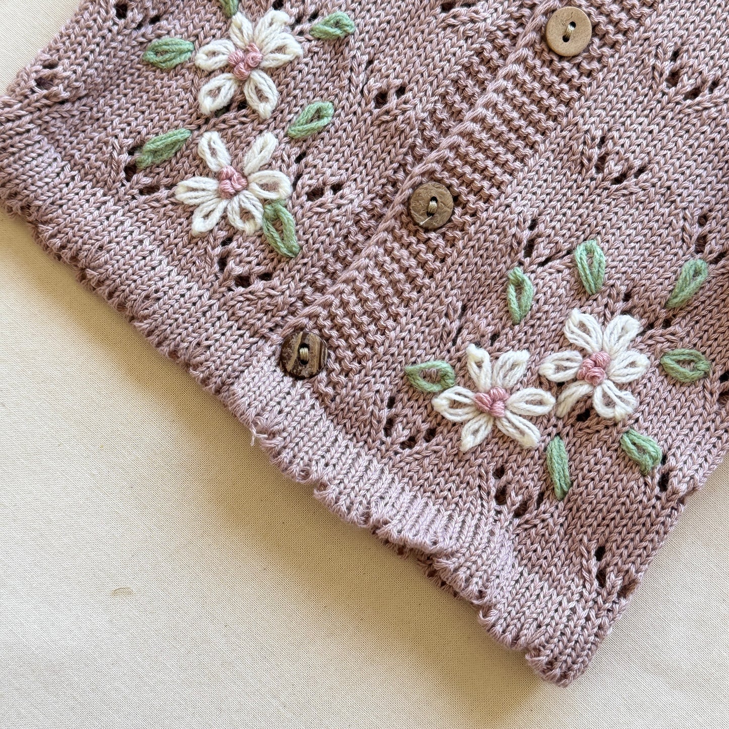 Conjunto hilo - Rosa viejo con florcitas