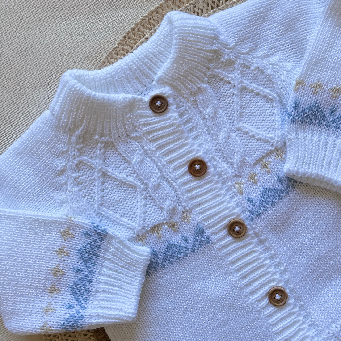 Conjunto hilo - Blanco y celeste bordado