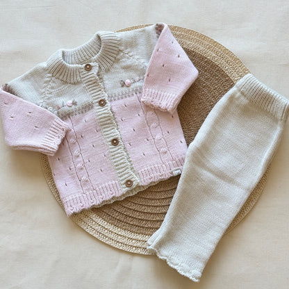 Conjunto tejido - Rosa y beige con bordado